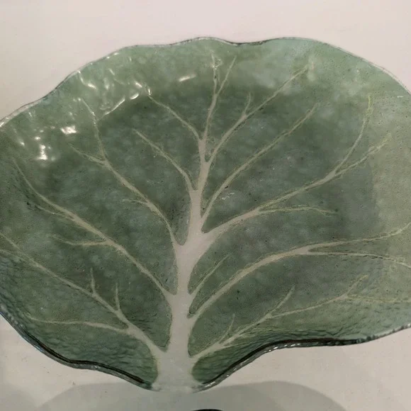 Set of 4 Vintage Green Glass Cabbage Leaf Shaped Serving Dishes Appetizer Plates - Picture 15 of 16